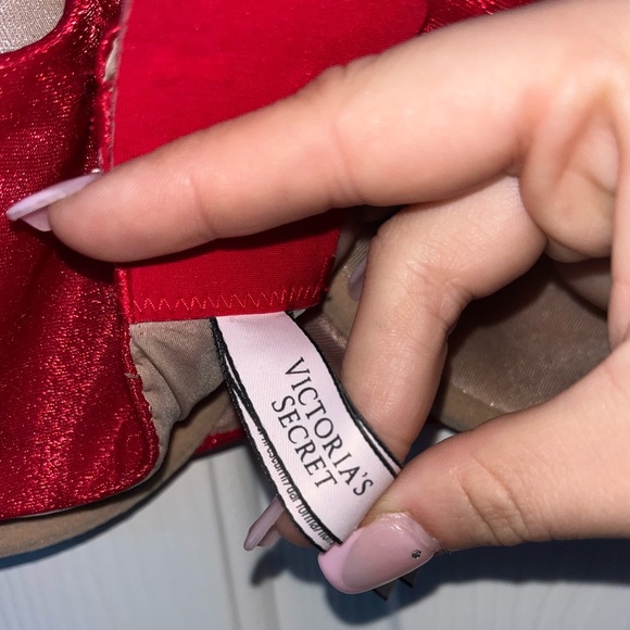 Red Sparkly Victoria's Secret Bra (36C) - Picture 4 of 5